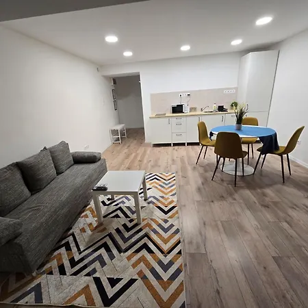 Rakoczi Retreat - In The Heart Of Apartment *