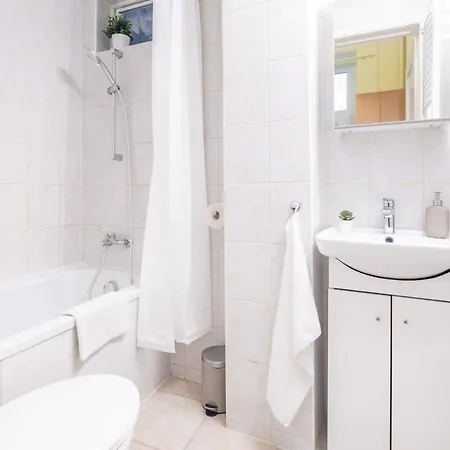 - New - Aircon - Comfy Apartment Budapest