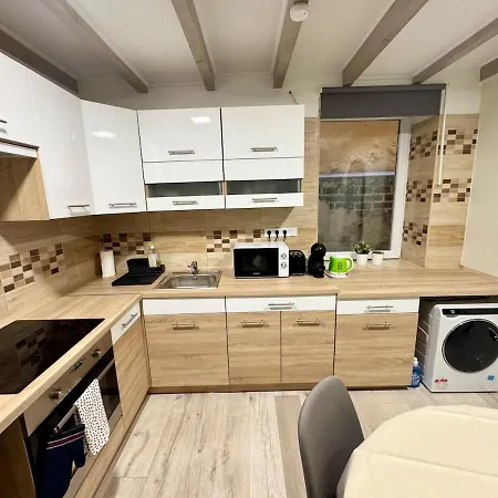 Apartment R5 Patio 2 Bedrooms Free Parking Budapest