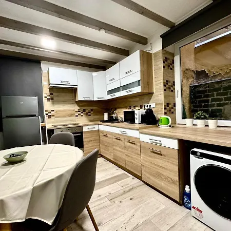 Apartment R5 Patio 2 Bedrooms Free Parking *