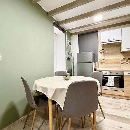 Apartment R5 Patio 2 Bedrooms Free Parking Budapest