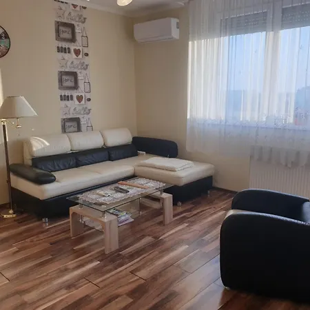 Vegas Zuglo Apartment *