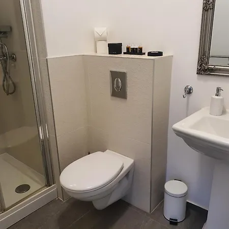 Varalja Aparthotel