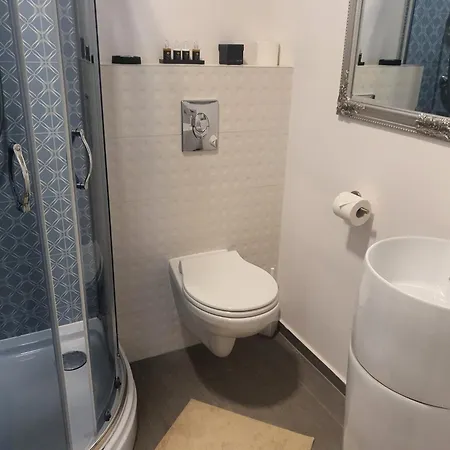 Aparthotel Varalja *