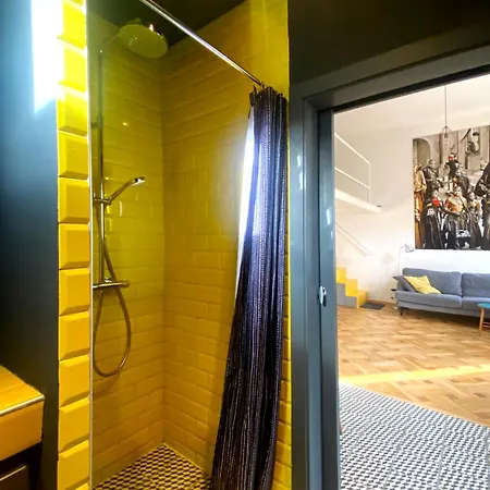 Atelier 7 / Stylish, Bright, Quiet