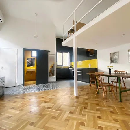 Apartment Atelier 7 / Stylish, Bright, Quiet