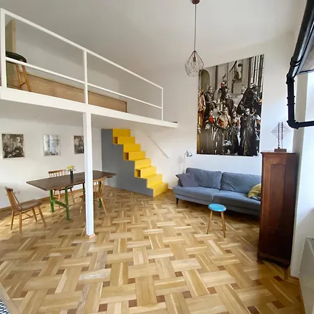 Atelier 7 / Stylish, Bright, Quiet Apartment *