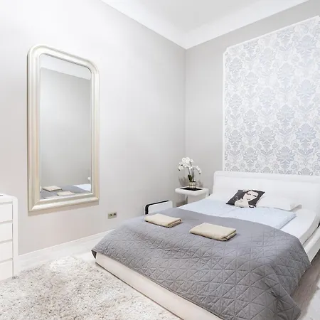 Sea Holly - With Perfect Location 2 Separate Bdrms Daire *