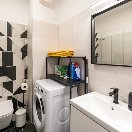 Apartment Party & Chill - Downtown Center With Big Balcony And Ac