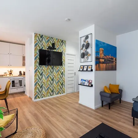 Party & Chill - Downtown Center With Big Balcony And Ac Apartment Budapest