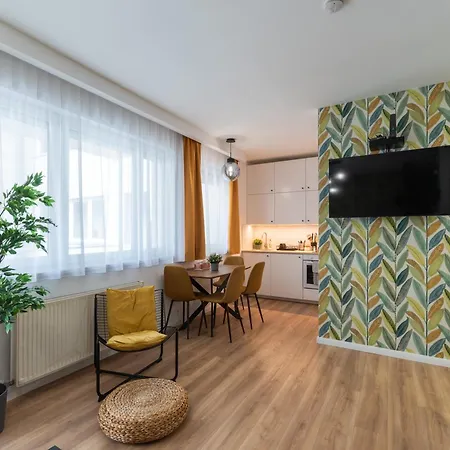 Apartment Party & Chill - Downtown Center With Big Balcony And Ac *