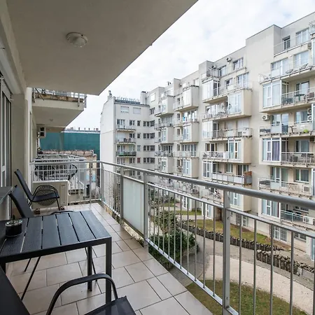 Apartment Party & Chill - Downtown Center With Big Balcony And Ac