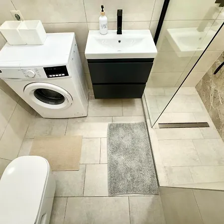K16 Spacious 2br Apartment *