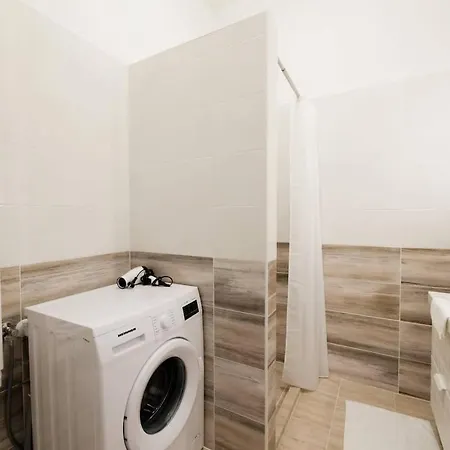 Extra Brand New Large With Air Con Holiday home Budapest