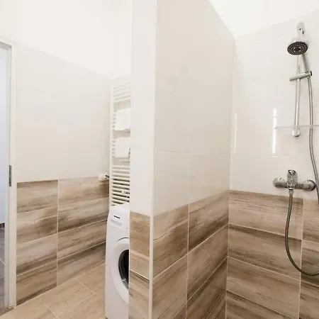 Extra Brand New Large With Air Con Holiday home Budapest