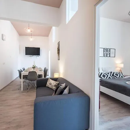 Holiday home Extra Brand New Large With Air Con *