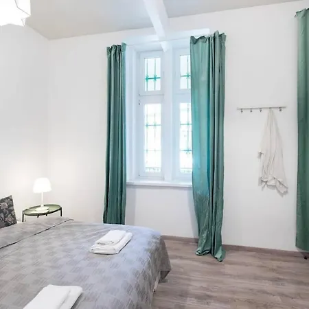 Extra Brand New Large With Air Con * Budapest