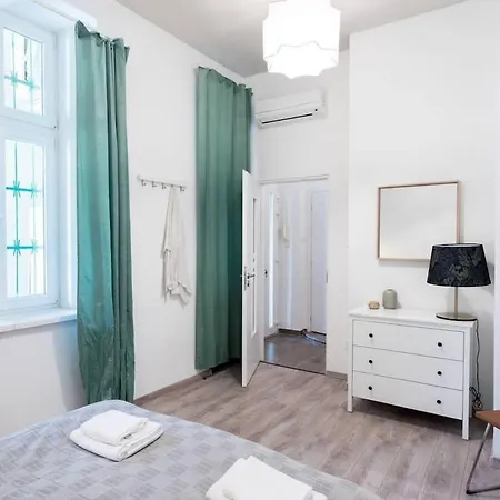 Holiday home Extra Brand New Large With Air Con