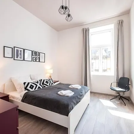 Extra Brand New Large With Air Con Holiday home Budapest