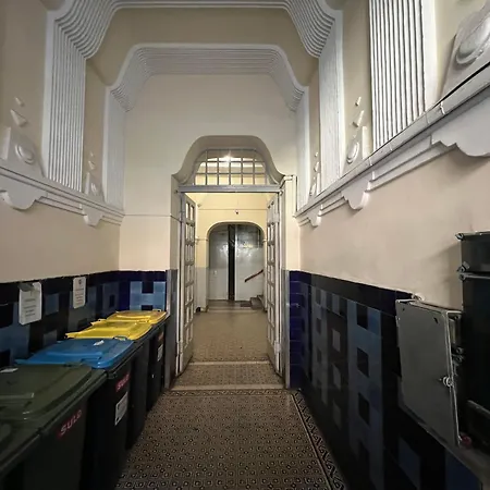 N49 * Budapest