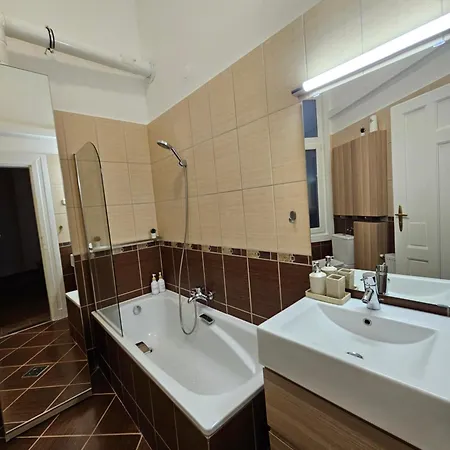 Apartment Margaret Buda At River Budapest