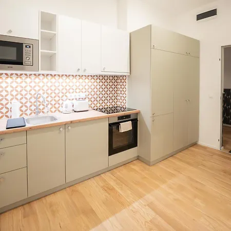 I Got 5 On It - Brand New By Pink Flamingo Apartamento *