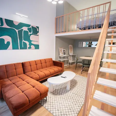 I Got 5 On It - Brand New By Pink Flamingo Apartamento