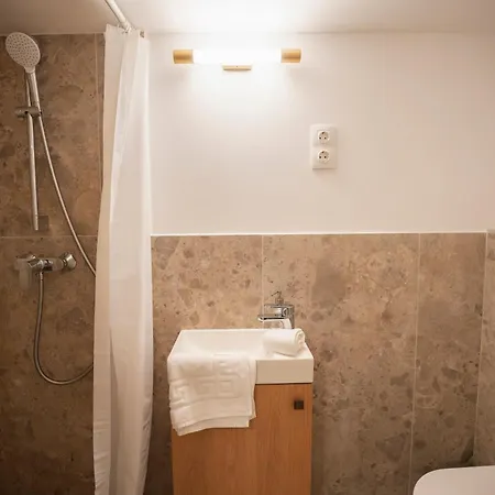 I Got 5 On It - Brand New By Pink Flamingo Apartamento Budapest