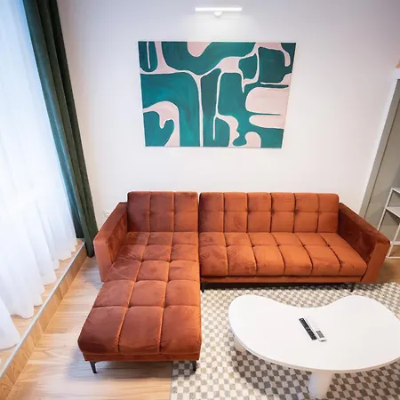 Apartamento I Got 5 On It - Brand New By Pink Flamingo *