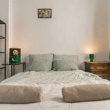 Cozy & Quiet In Downtown Apartment Budapest