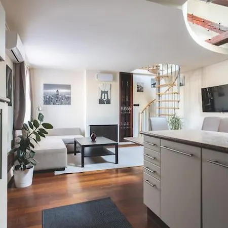 Klotild & Matild Floor In Downtown Apartment