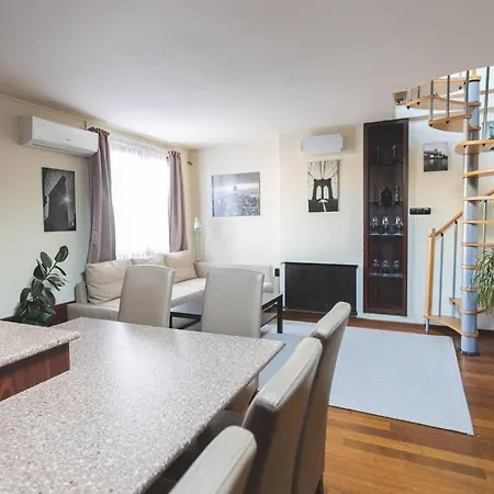 Klotild & Matild Floor In Downtown Apartment