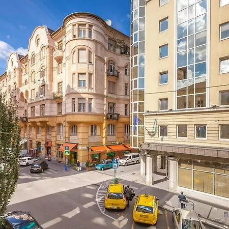 Apartment Downtown W18 *