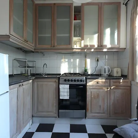 Golden Pear Apartment