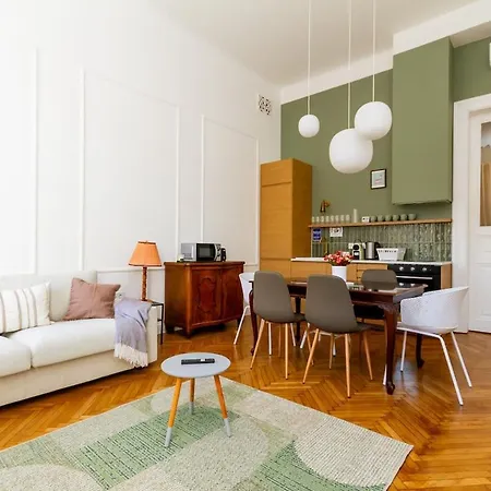 2br Modern Elegance W Sauna And Ac By Budapest