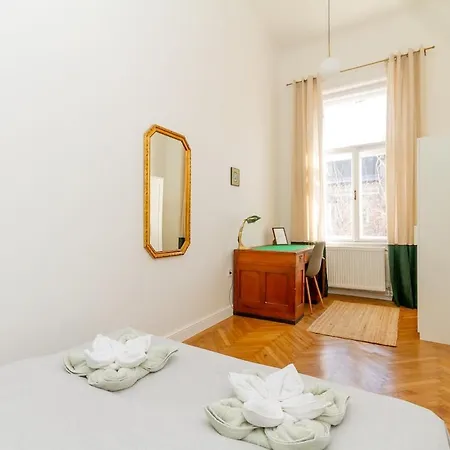 2br Modern Elegance W Sauna And Ac By * Budapest