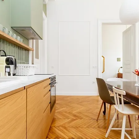 2br Modern Elegance W Sauna And Ac By