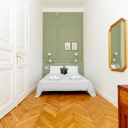 2br Modern Elegance W Sauna And Ac By Apartamento Budapest