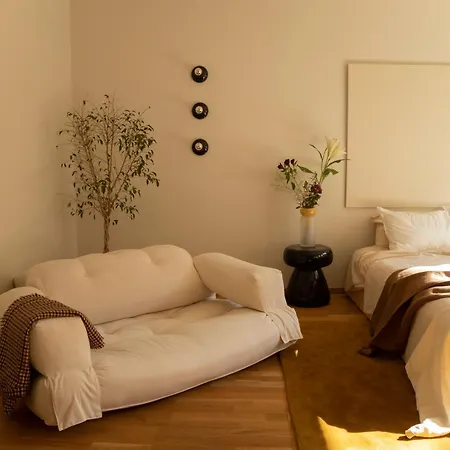 Miknyi By Stn Apartment *
