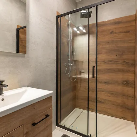 Instant Ruinbar Designer Center Apartment