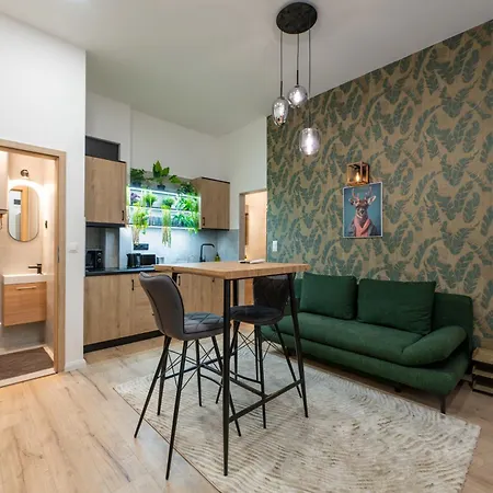 Instant Ruinbar Designer Center * Budapest