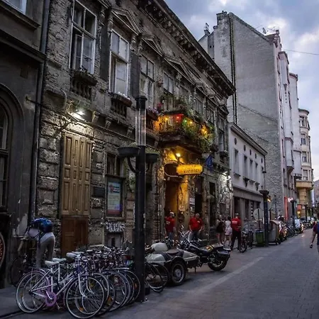 Kazy Street 2 - In The Heart Of Apartment *