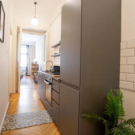 Tas Vas - Charming In Apartment