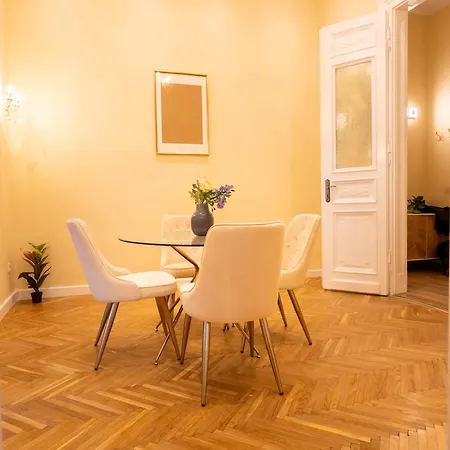 Apartament Heroes' Square *