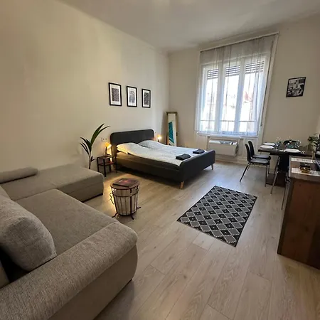 Deri Corner By Downtown Apartment