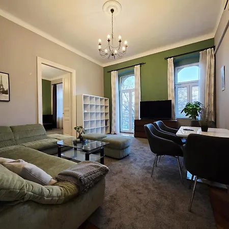 Apartment Maison Lumiere Buda - Near M2 Metro Budapest