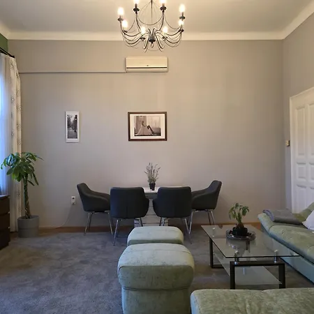 Apartment Maison Lumiere Buda - Near M2 Metro *