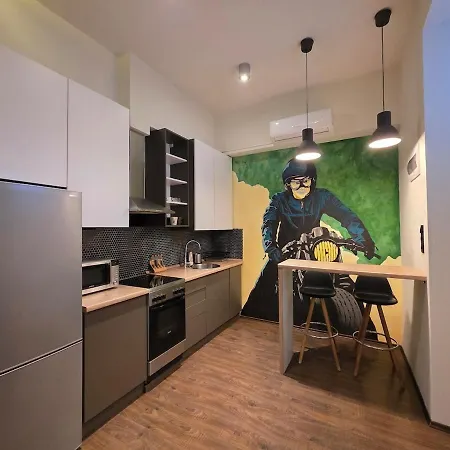 Park Corner Loft Near Heroes' Square Apartment
