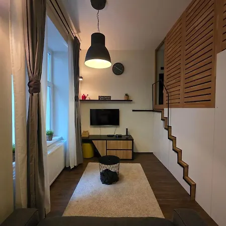 Apartment Park Corner Loft Near Heroes' Square