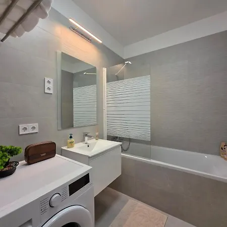 Apartment Zenit Sunrise Oasis With Terrace & Garage Parking Budapest